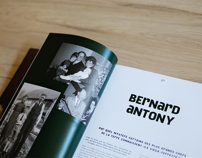 Le livre de Bernard Antony ouvert